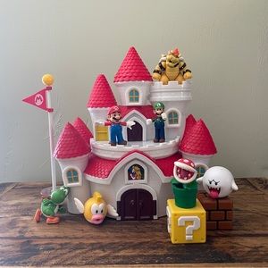 Super Mario Deluxe Mushroom Kingdom Castle Playset